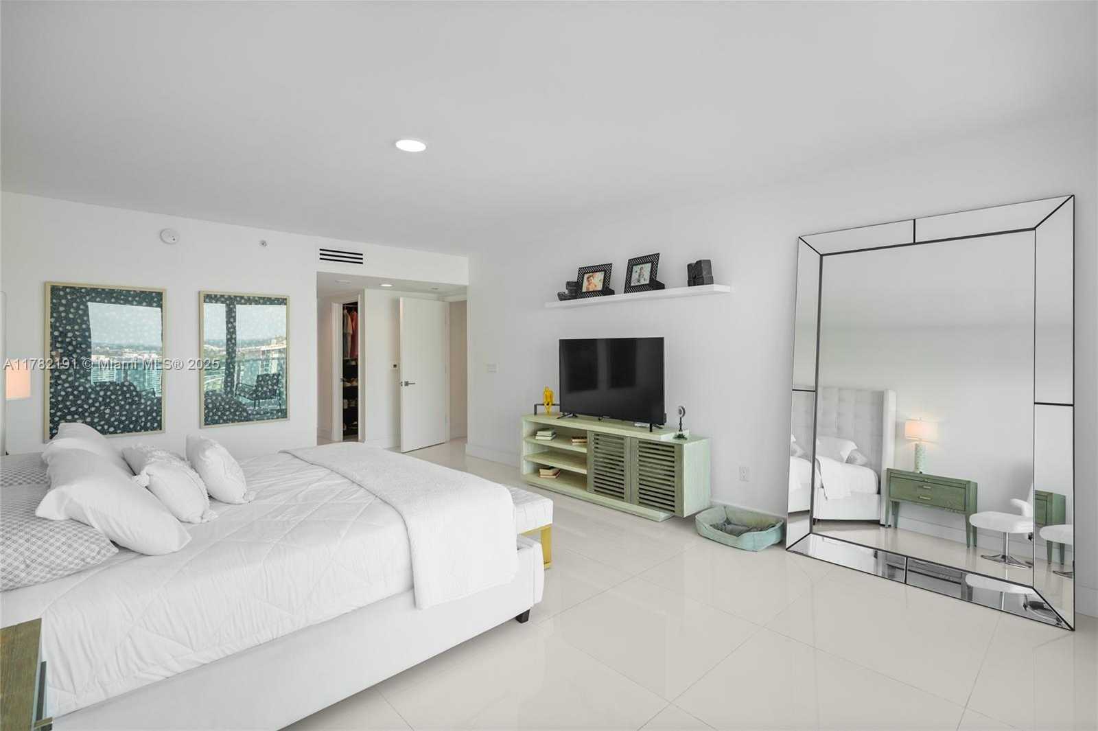 Small Image of 3301 NORTH EAST 183RD ST #2807, Aventura Number 26