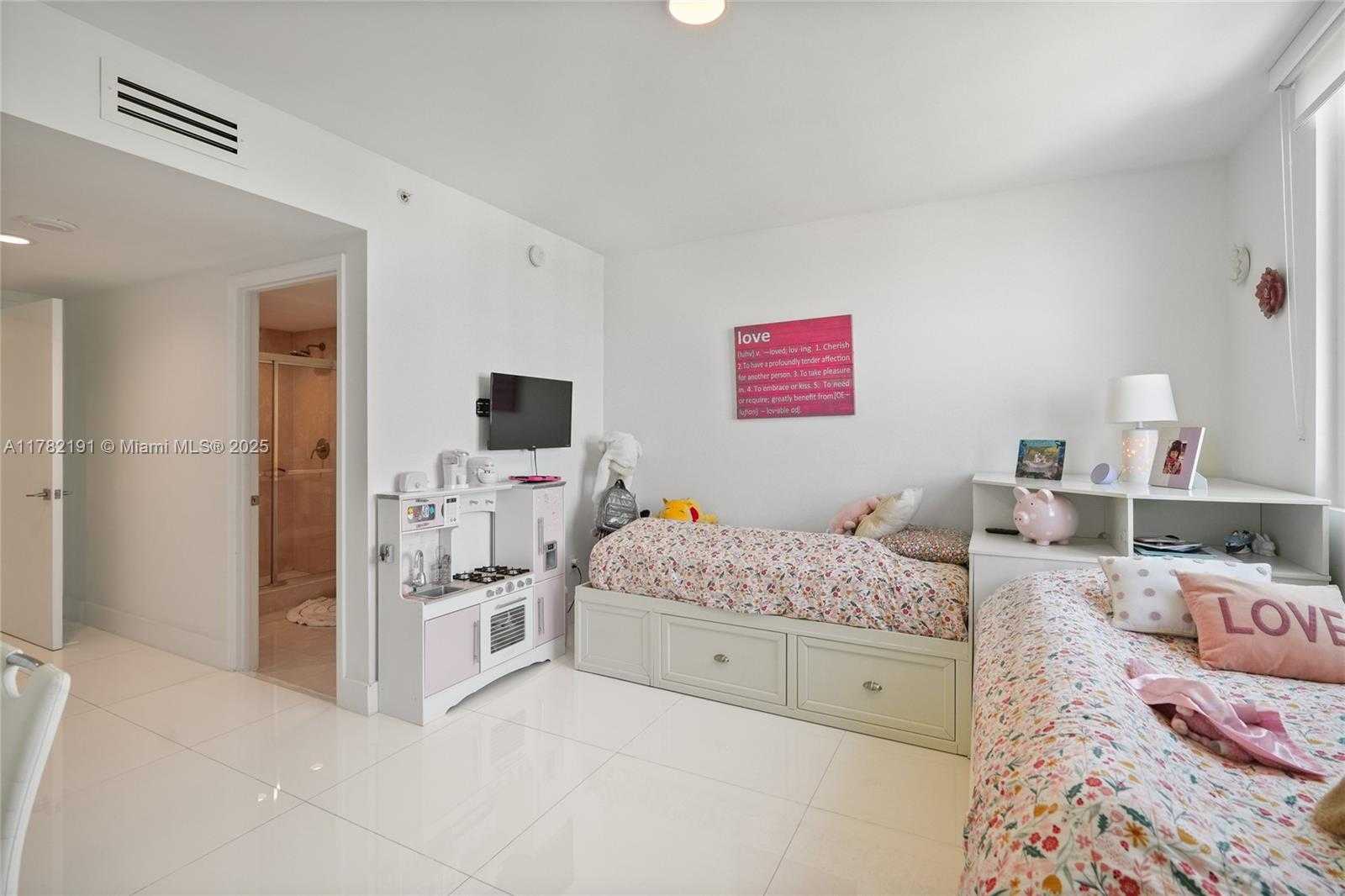 Small Image of 3301 NORTH EAST 183RD ST #2807, Aventura Number 37