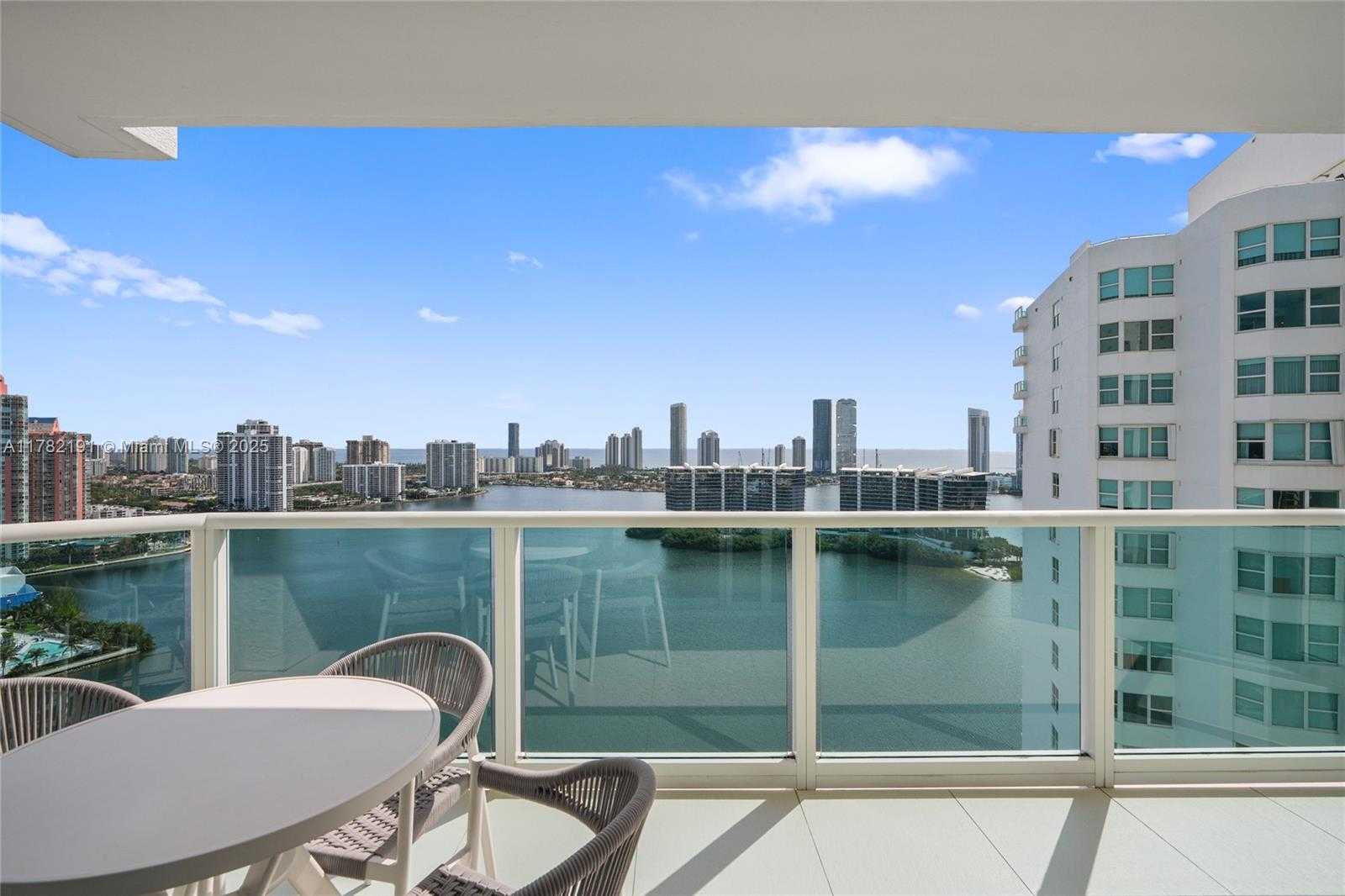Small Image of 3301 NORTH EAST 183RD ST #2807, Aventura Number 4