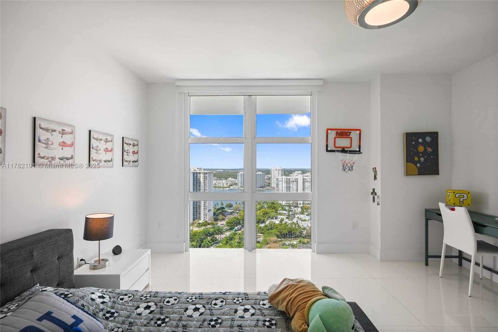 Small Image of 3301 NORTH EAST 183RD ST #2807, Aventura Number 42