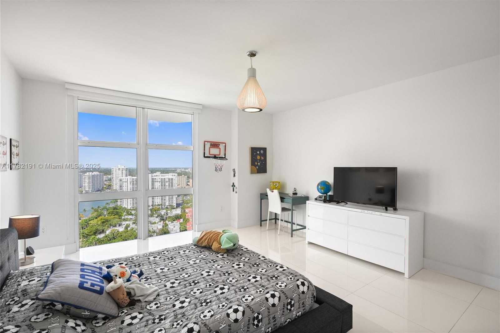 Small Image of 3301 NORTH EAST 183RD ST #2807, Aventura Number 43