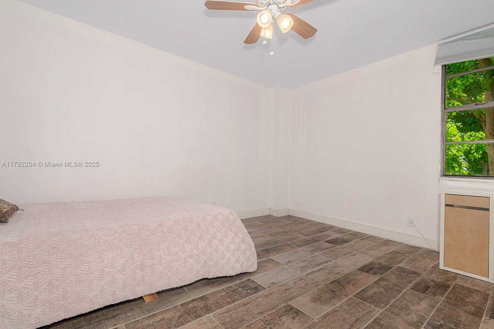Small Image of 3401 NORTH COUNTRY CLUB DR #117, Aventura Number 3
