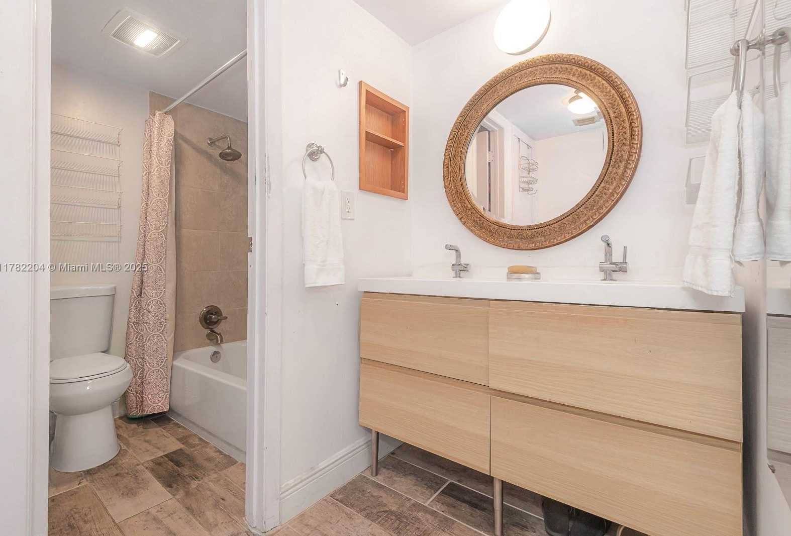 Small Image of 3401 NORTH COUNTRY CLUB DR #117, Aventura Number 4