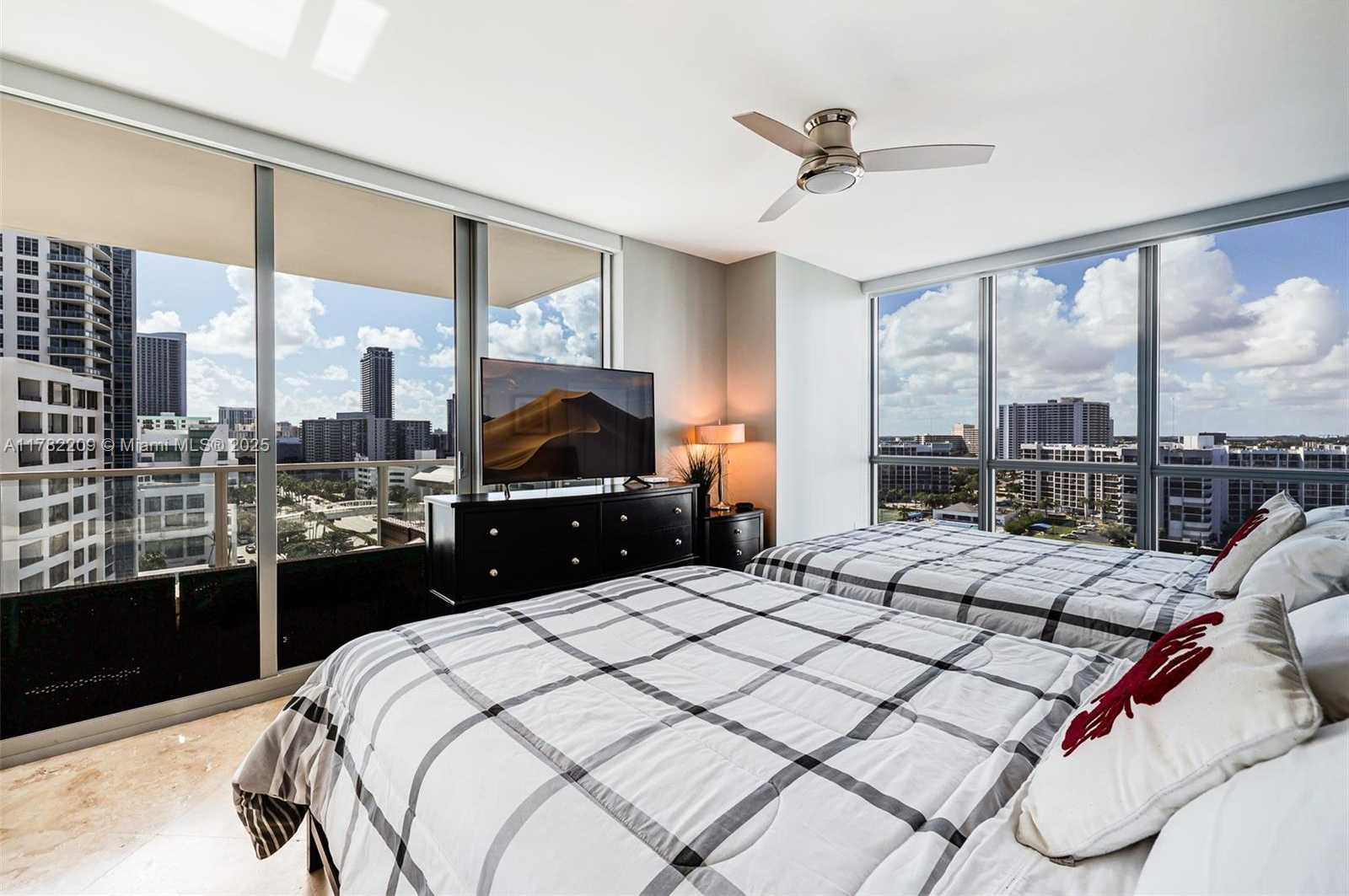 Small Image of 3101 SOUTH OCEAN DR #1202, Hollywood Number 30