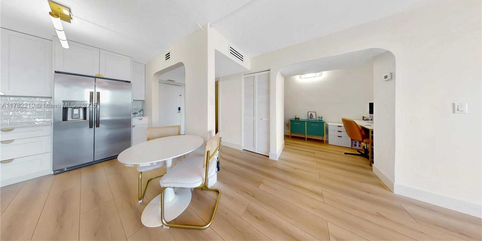 Small Image of 6900 BAY DR #PH-B, Miami Beach Number 10