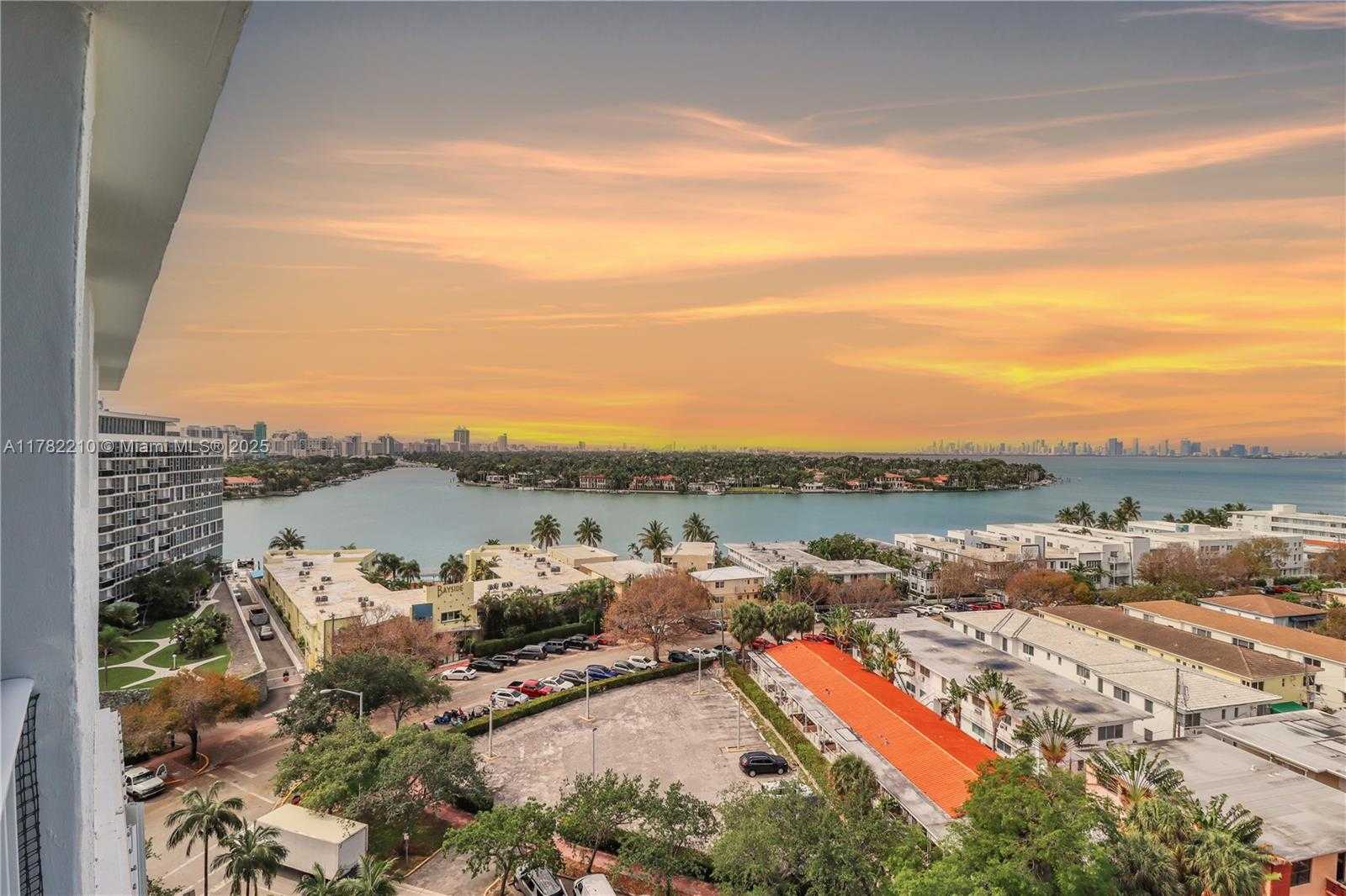 Small Image of 6900 BAY DR #PH-B, Miami Beach Number 2