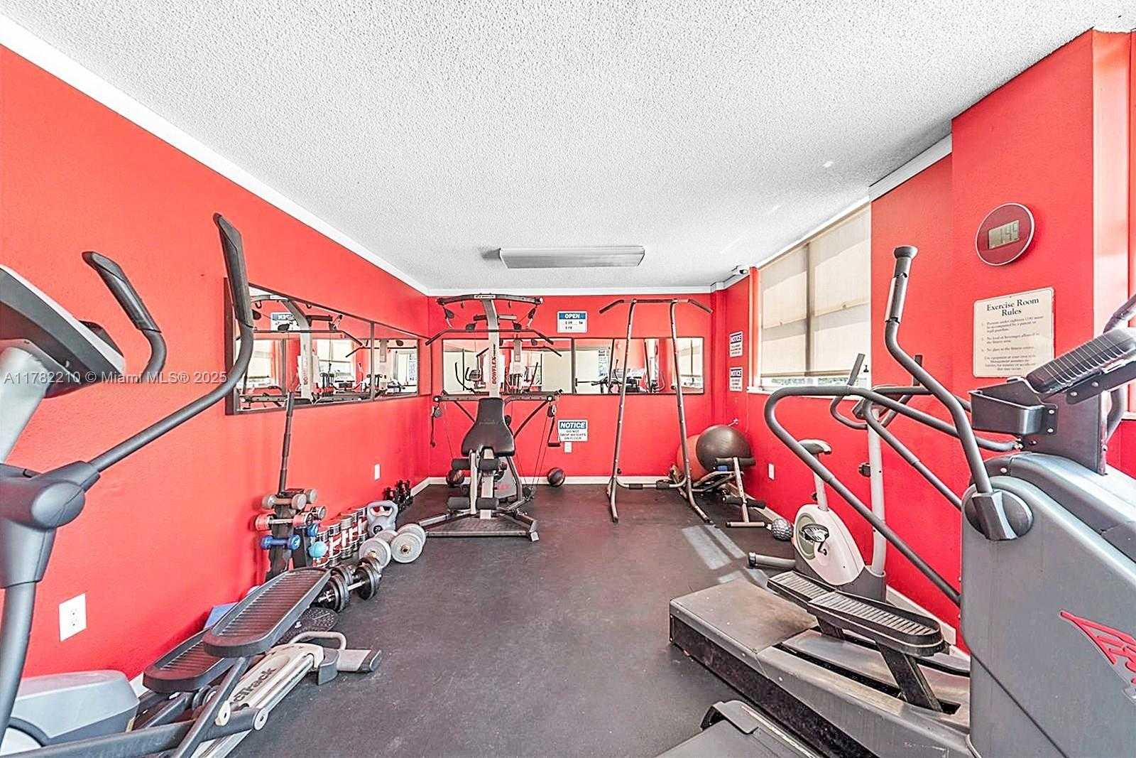Small Image of 6900 BAY DR #PH-B, Miami Beach Number 24