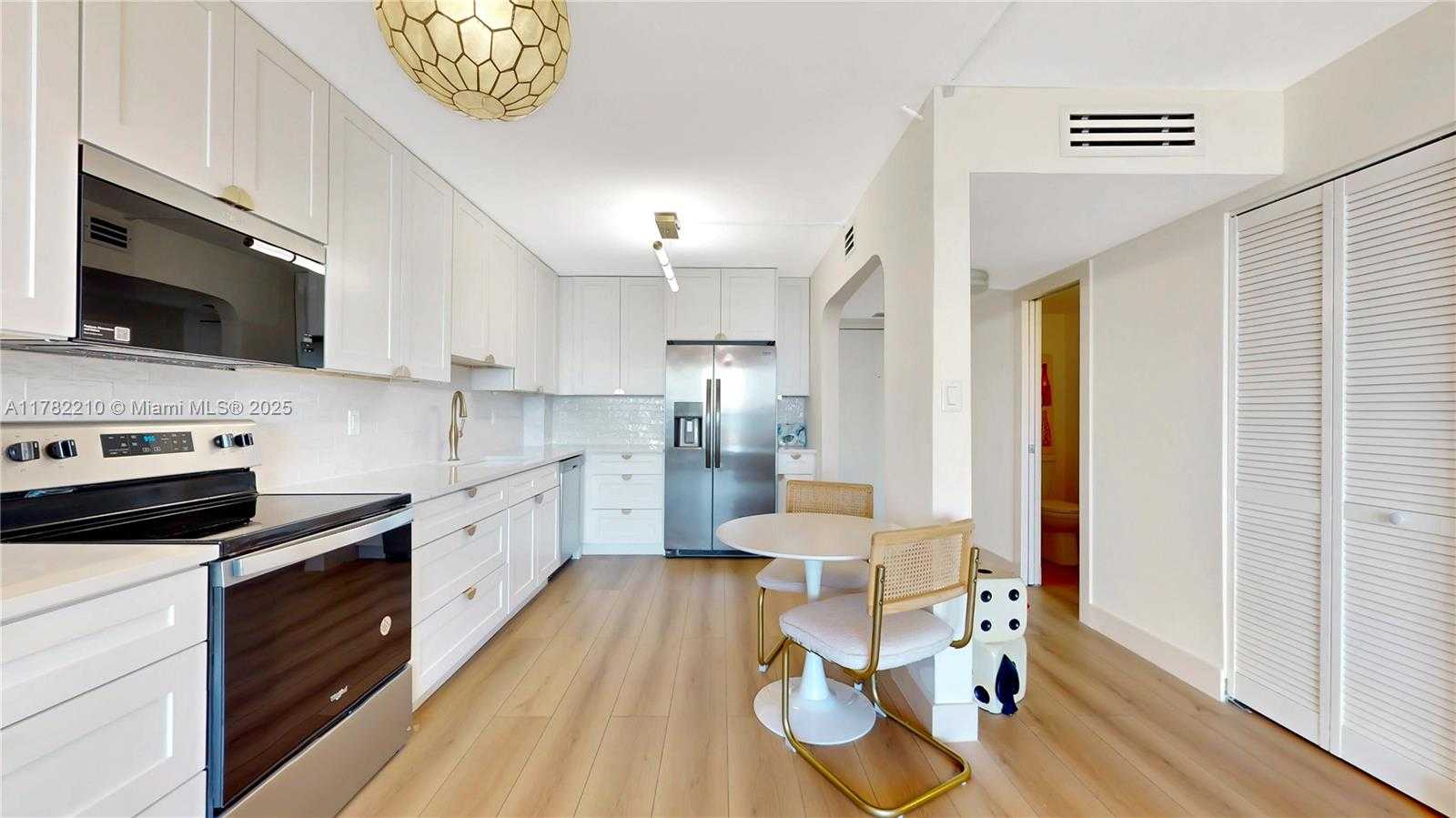 Small Image of 6900 BAY DR #PH-B, Miami Beach Number 7
