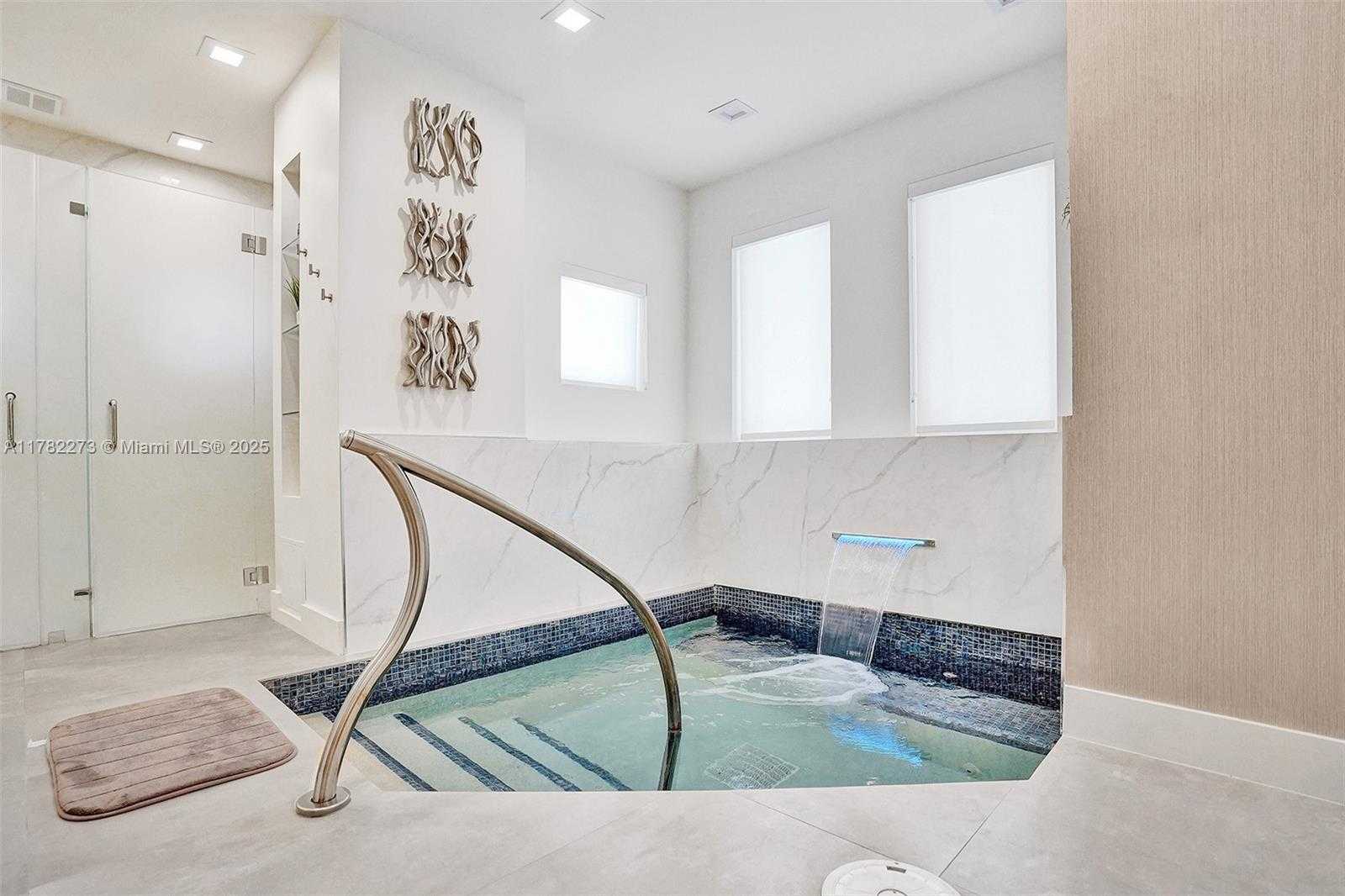 Small Image of 4779 COLLINS AVE #1205, Miami Beach Number 67