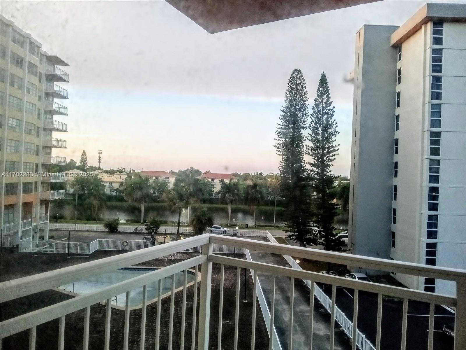 Small Image of 2025 #404, North Miami Beach Number 8