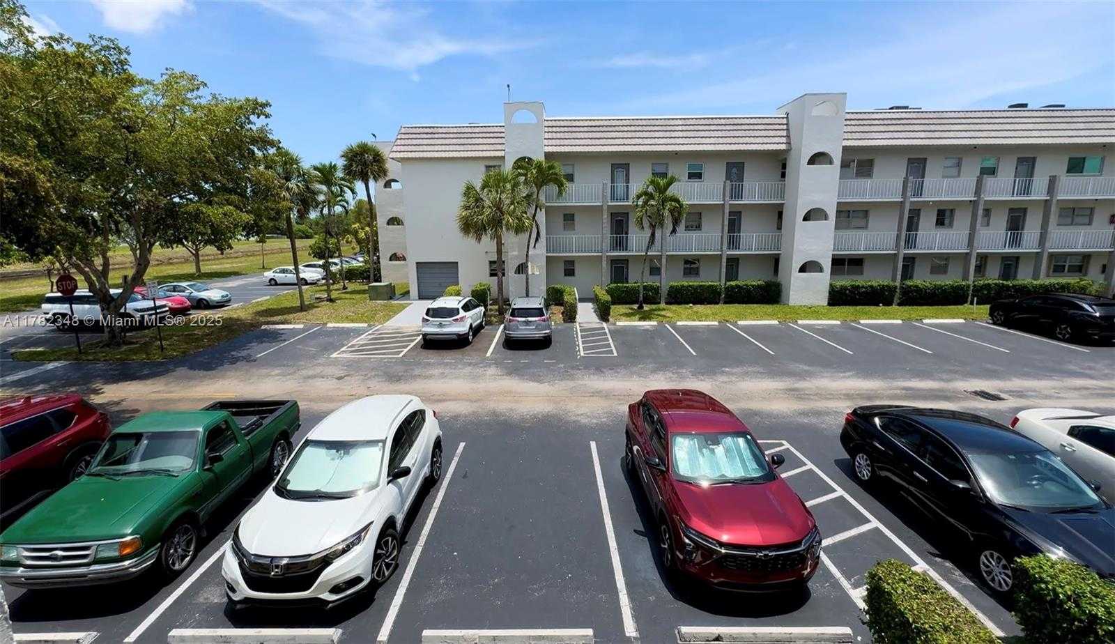 Small Image of 8280 SUNRISE LAKES BLVD #205, Sunrise Number 12