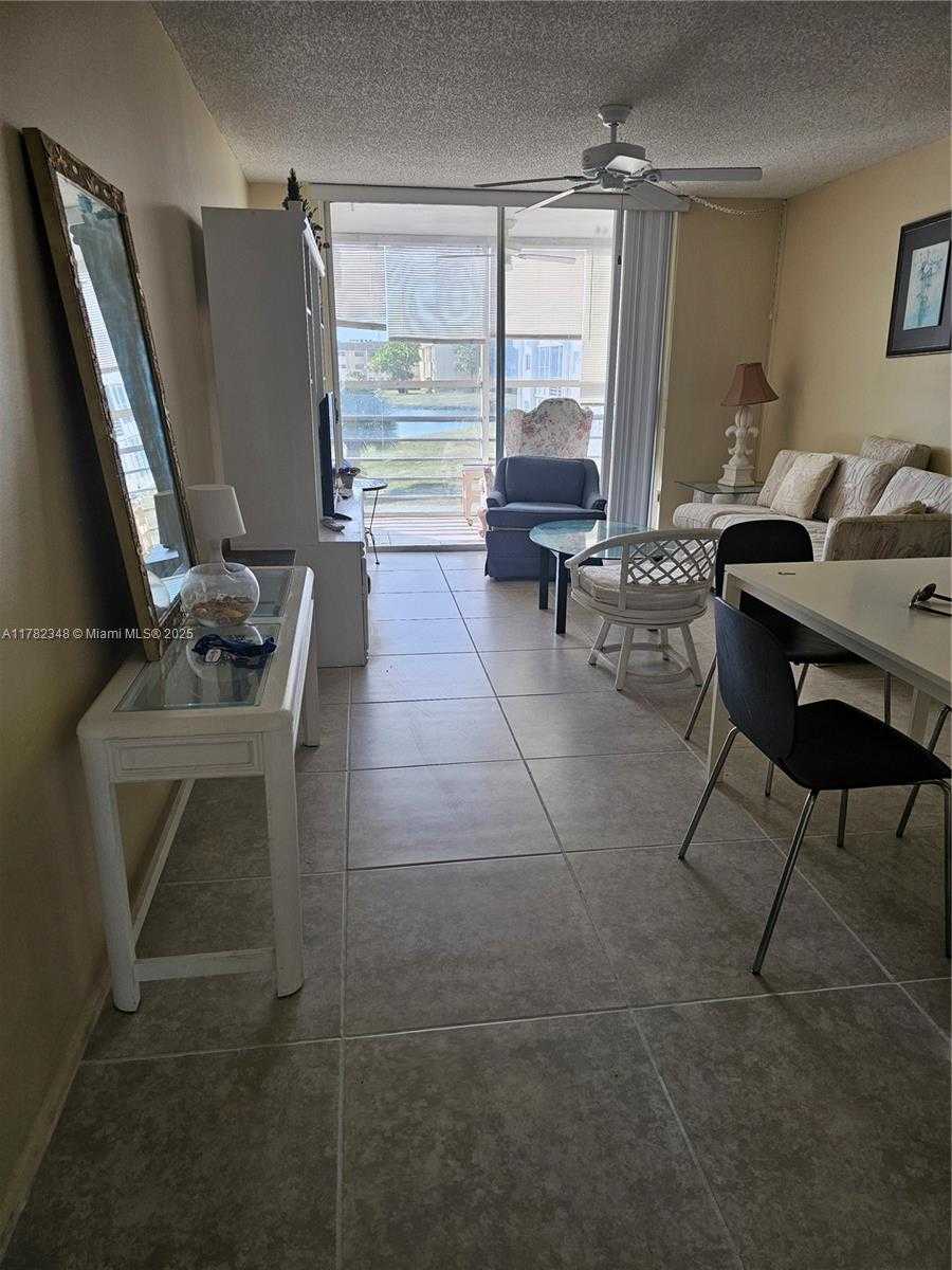 Small Image of 8280 SUNRISE LAKES BLVD #205, Sunrise Number 3