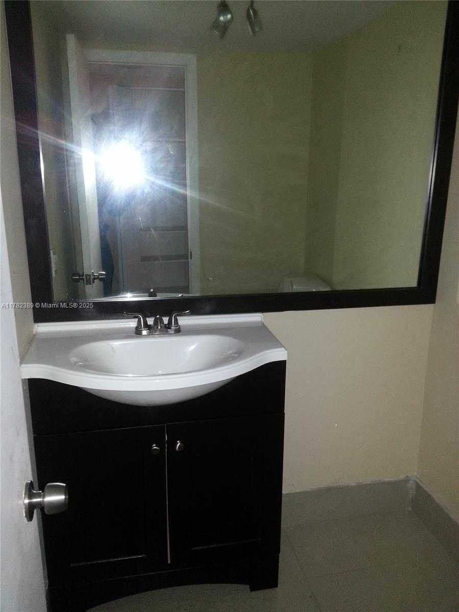 Small Image of 2750 NORTH EAST 183RD ST #2607, Aventura Number 12