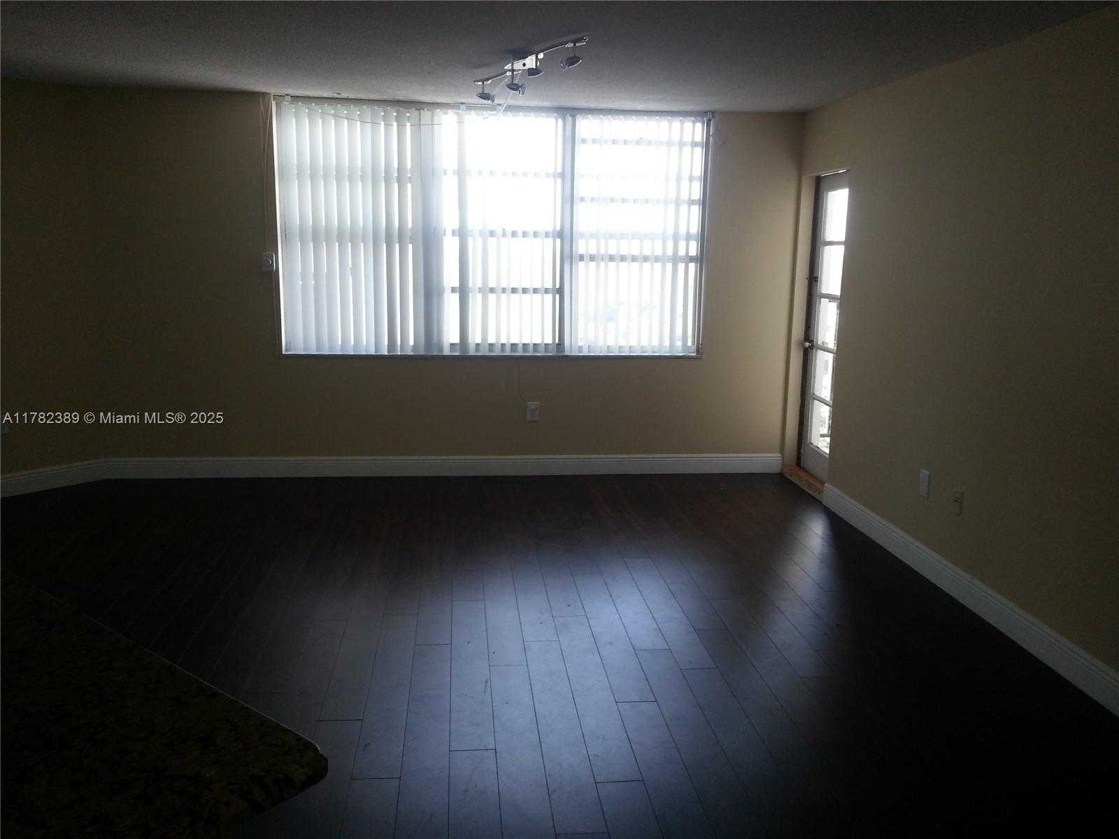 Small Image of 2750 NORTH EAST 183RD ST #2607, Aventura Number 6