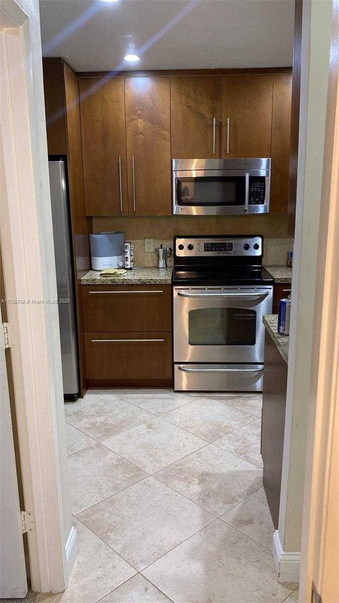 Small Image of 1634 NORTH 15TH TERRACE, Hollywood Number 15