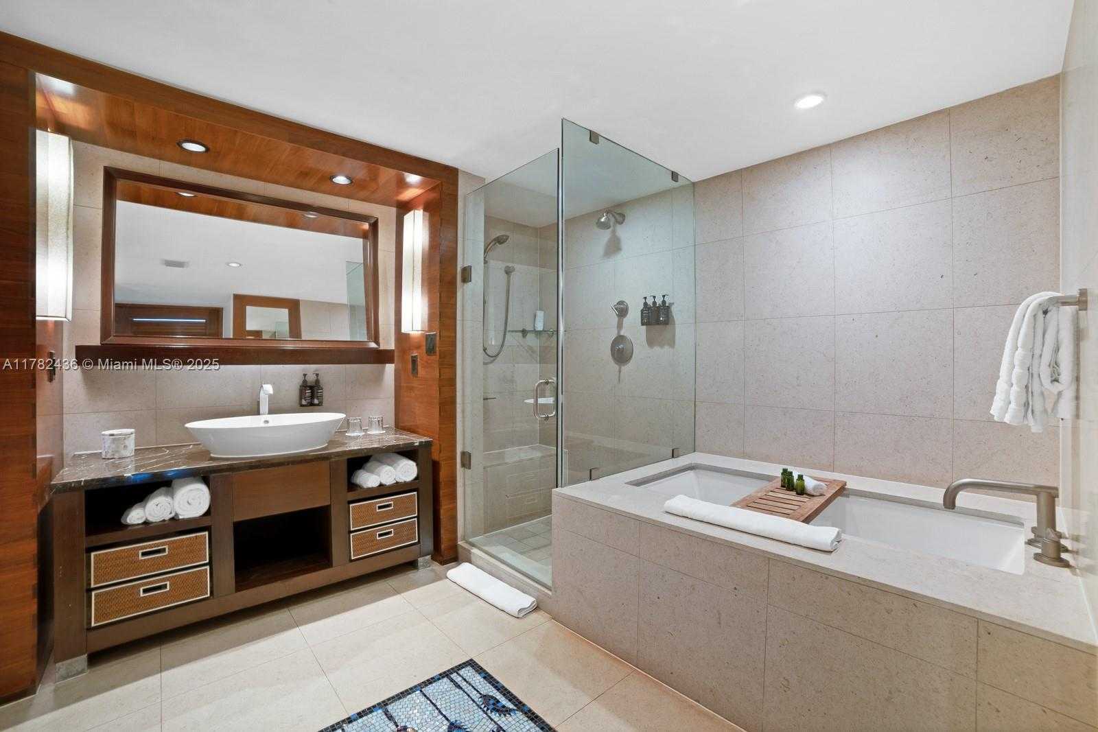 Small Image of 6801 COLLINS AVE #604, Miami Beach Number 17