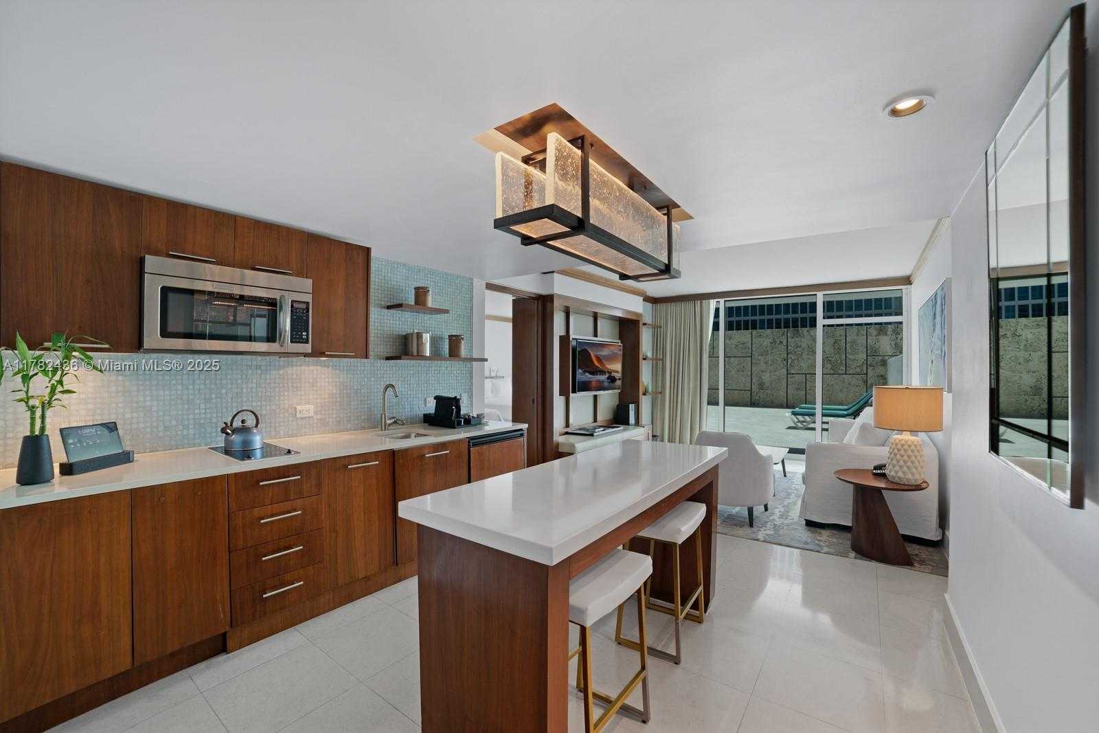 Small Image of 6801 COLLINS AVE #604, Miami Beach Number 3