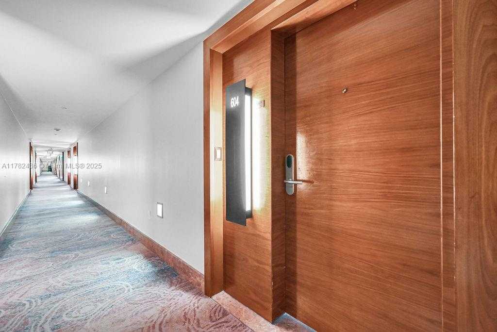Small Image of 6801 COLLINS AVE #604, Miami Beach Number 31