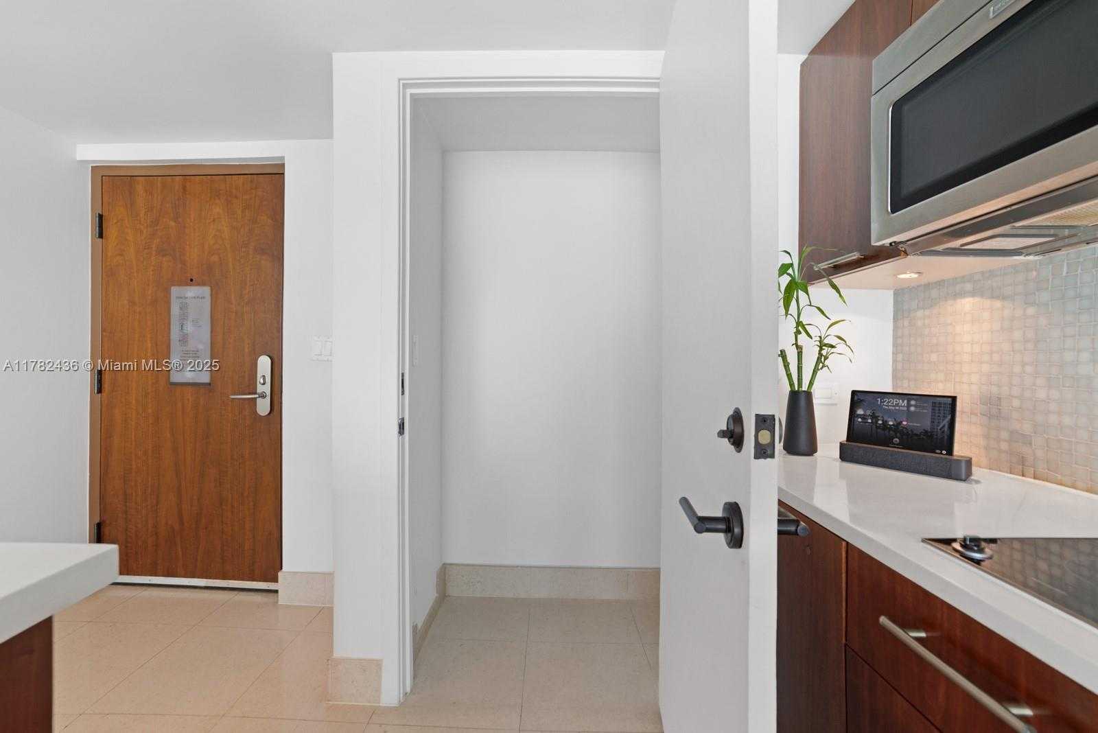 Small Image of 6801 COLLINS AVE #604, Miami Beach Number 9