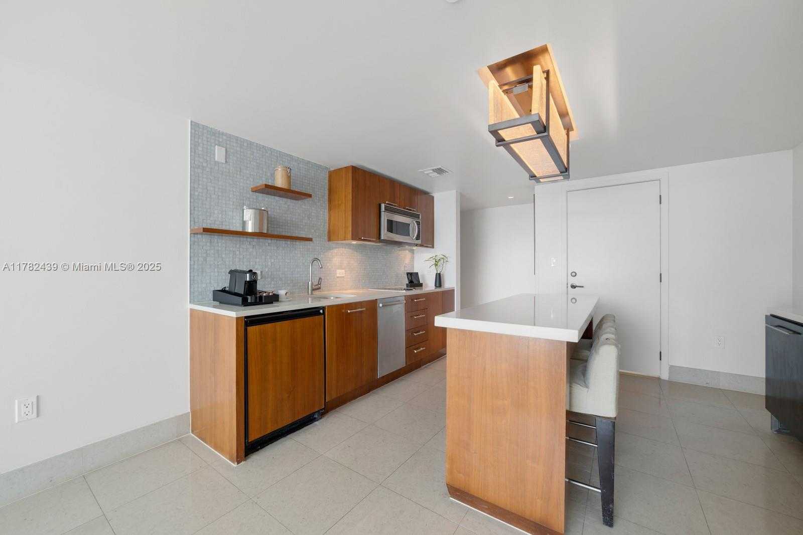 Small Image of 6801 COLLINS AVE #515, Miami Beach Number 8