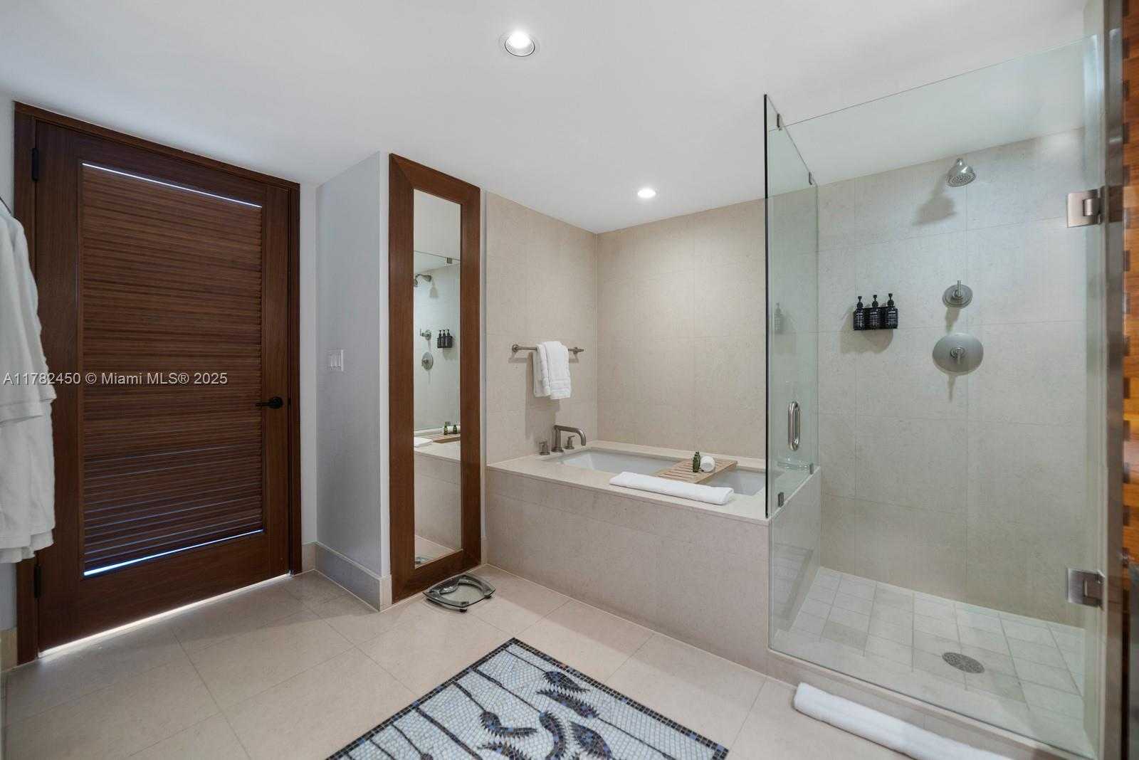 Small Image of 6801 COLLINS AVE #702, Miami Beach Number 16