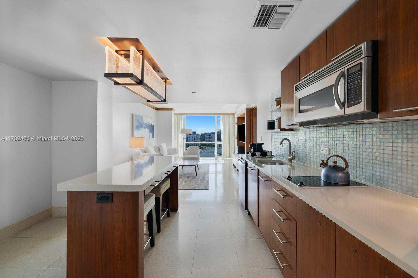 Small Image of 6801 COLLINS AVE #702, Miami Beach Number 3