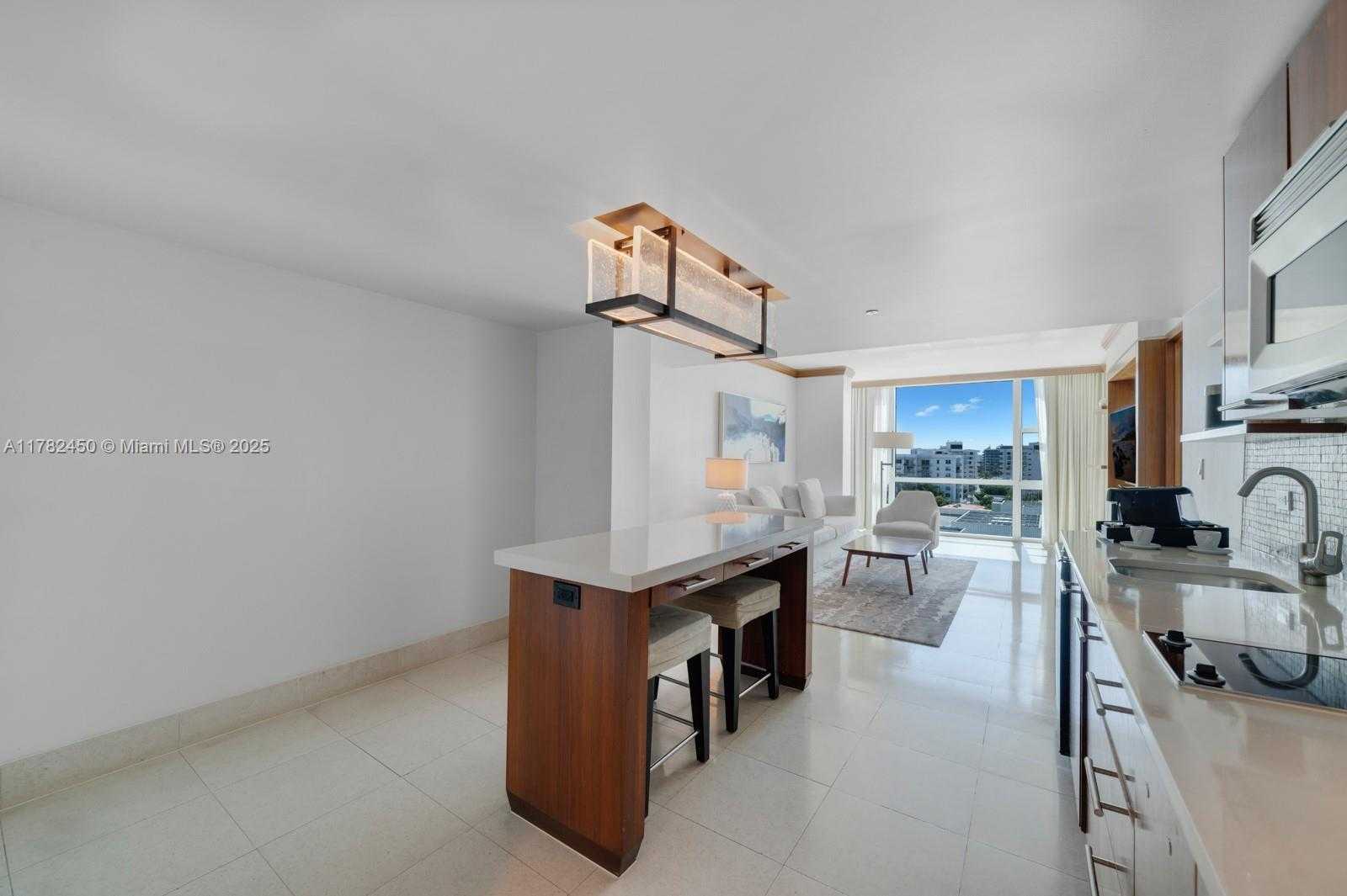 Small Image of 6801 COLLINS AVE #702, Miami Beach Number 4