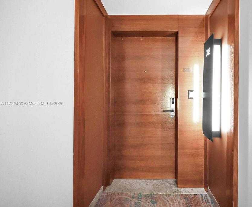 Small Image of 6801 COLLINS AVE #702, Miami Beach Number 40