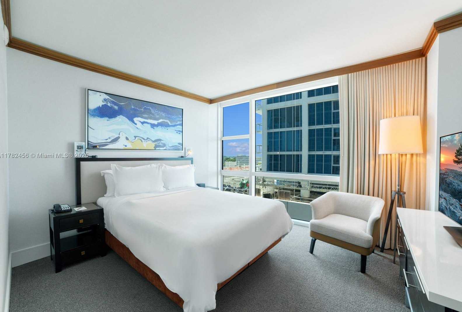 Small Image of 6801 COLLINS AVE #709, Miami Beach Number 15
