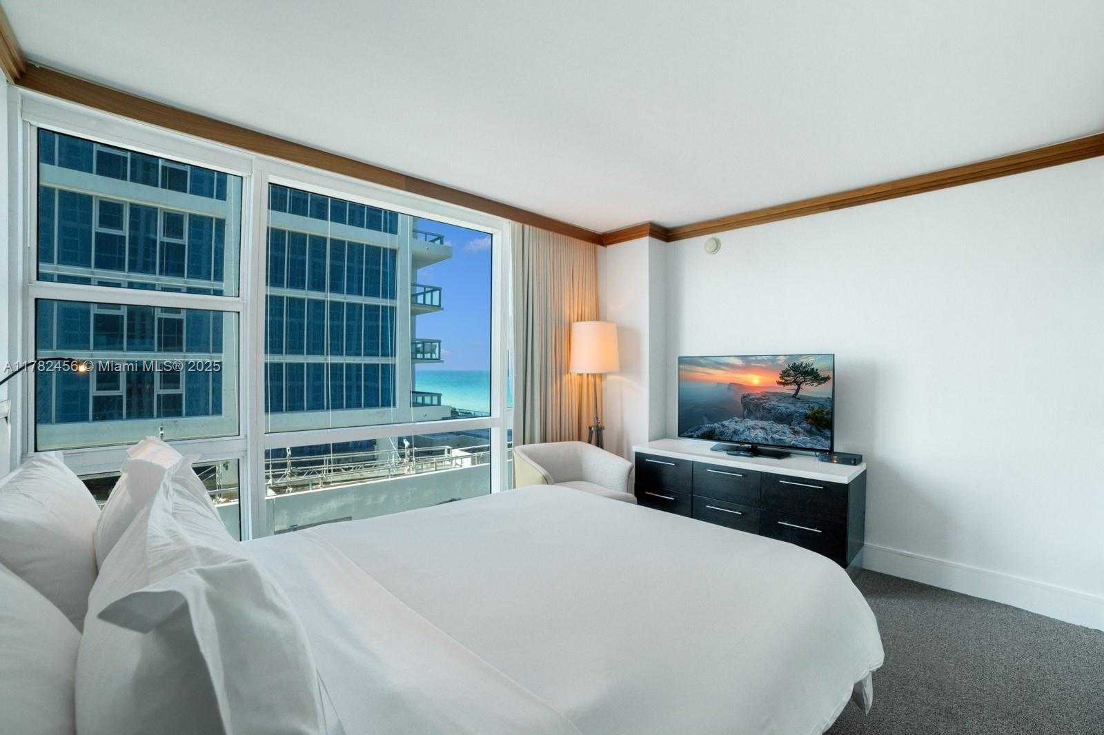 Small Image of 6801 COLLINS AVE #709, Miami Beach Number 16