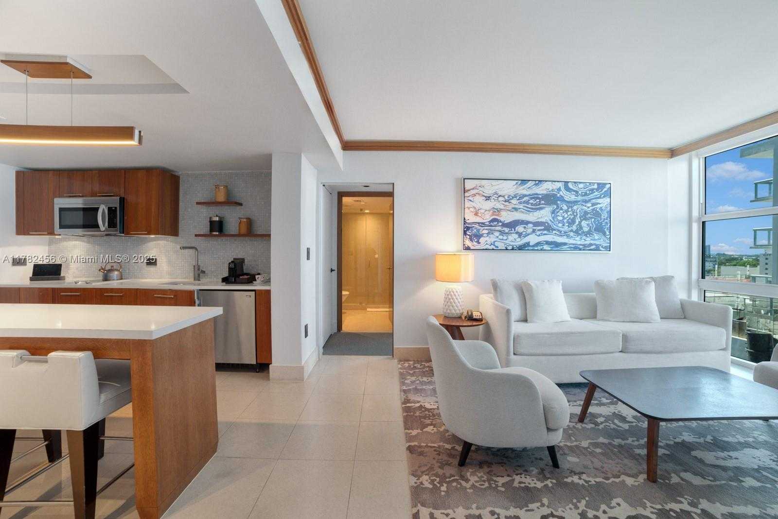 Small Image of 6801 COLLINS AVE #709, Miami Beach Number 3