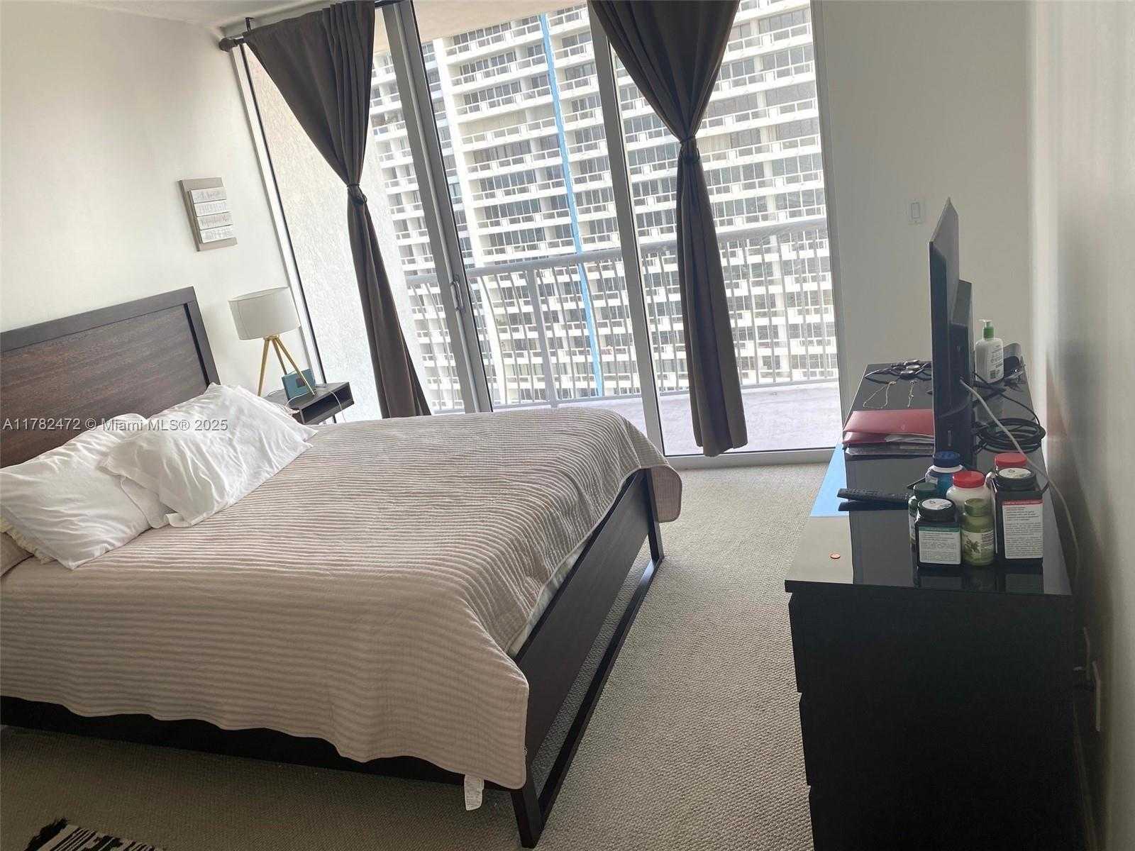 Small Image of 1750 NORTH BAYSHORE DR #3106, Miami Number 13
