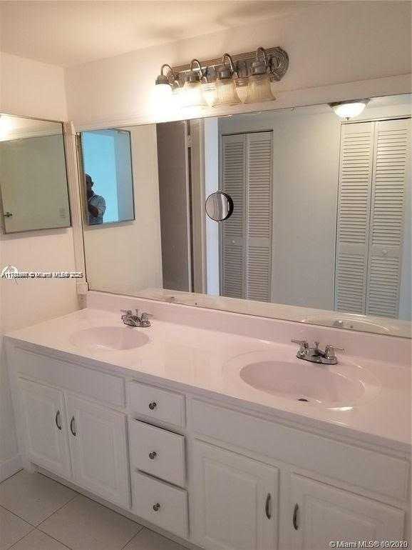 Small Image of 20100 WEST COUNTRY CLUB DR #PH-03, Aventura Number 13