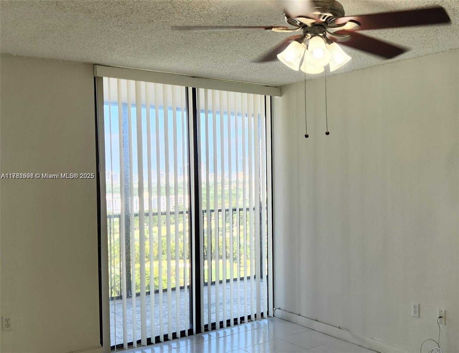 Small Image of 20100 WEST COUNTRY CLUB DR #PH-03, Aventura Number 14