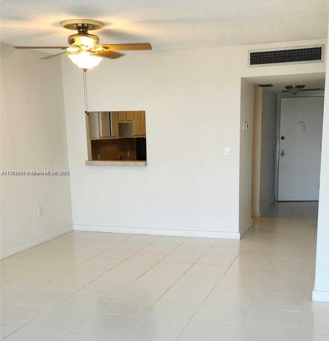 Small Image of 20100 WEST COUNTRY CLUB DR #PH-03, Aventura Number 2
