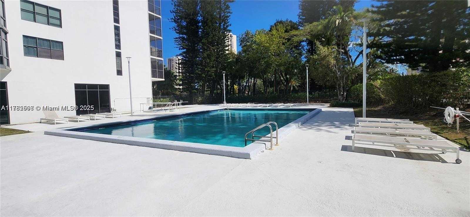 Small Image of 20100 WEST COUNTRY CLUB DR #PH-03, Aventura Number 24