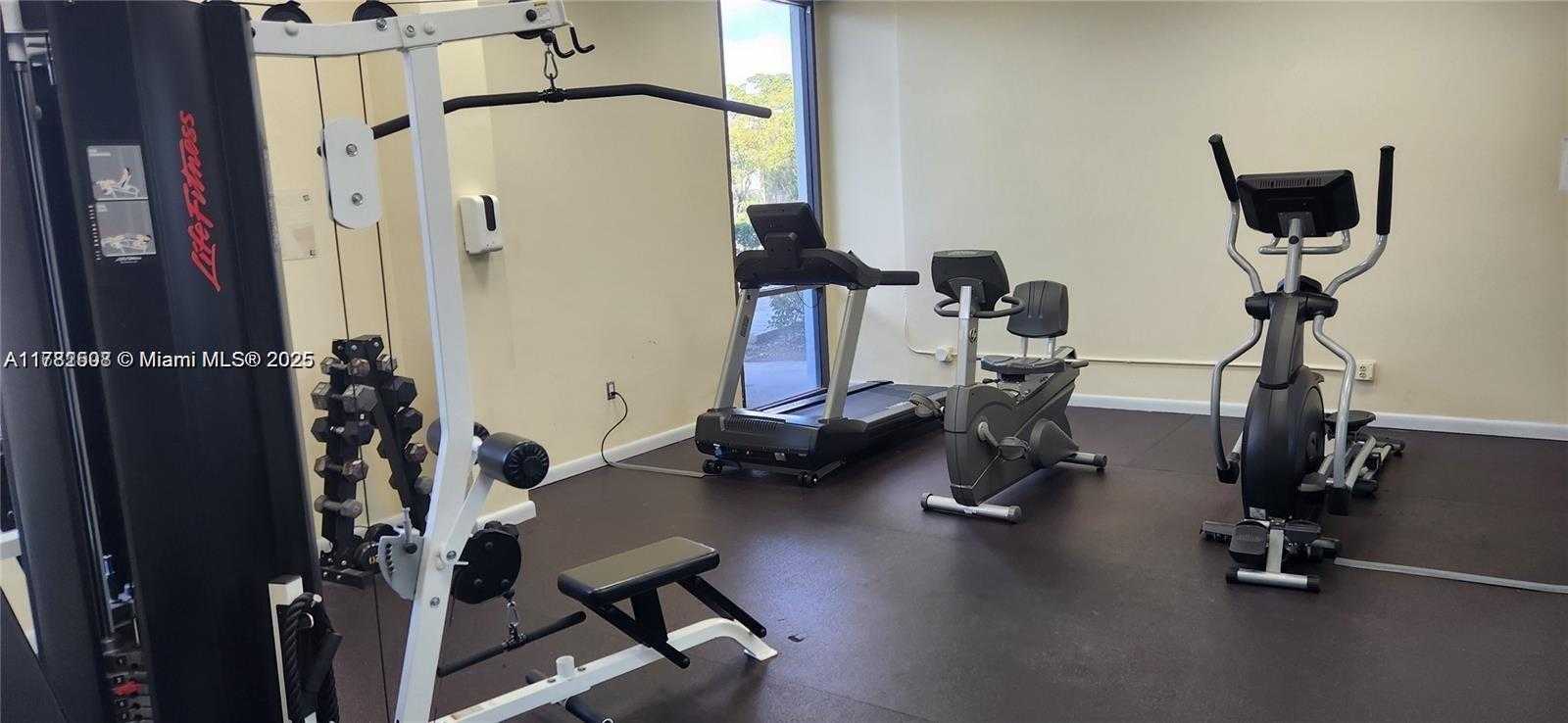 Small Image of 20100 WEST COUNTRY CLUB DR #PH-03, Aventura Number 27