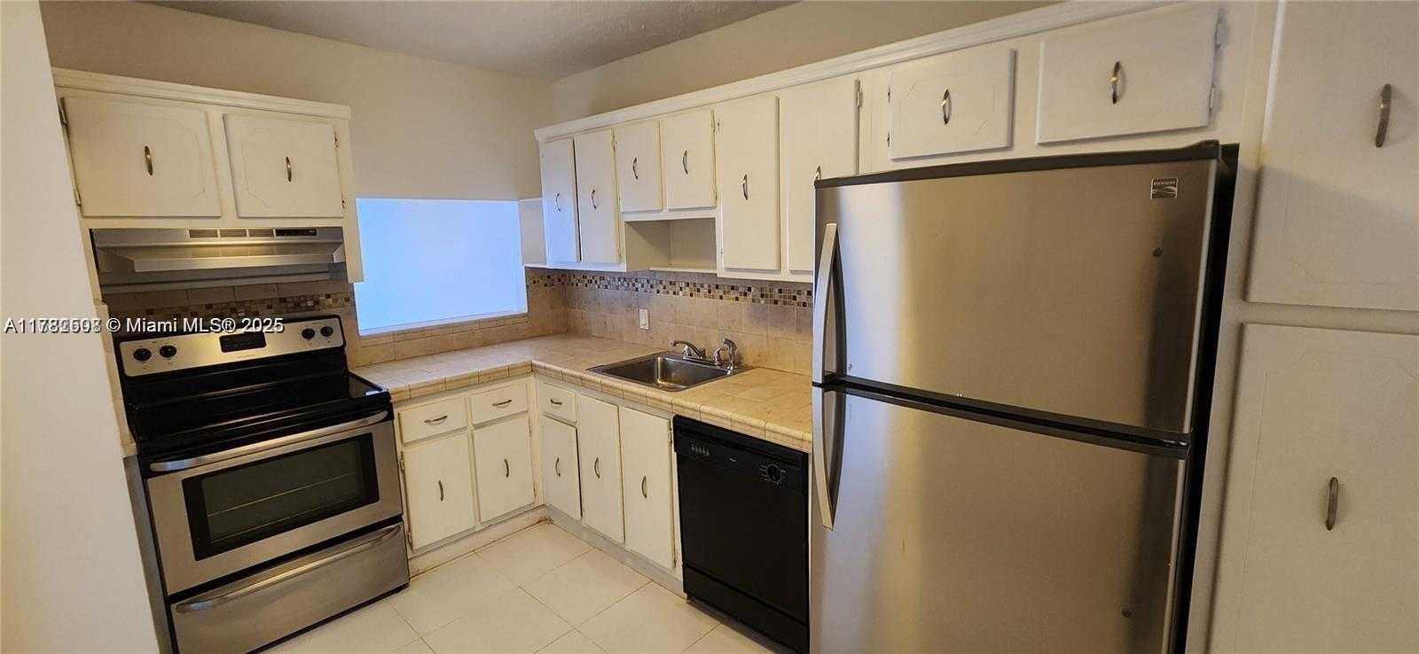 Small Image of 20100 WEST COUNTRY CLUB DR #PH-03, Aventura Number 8