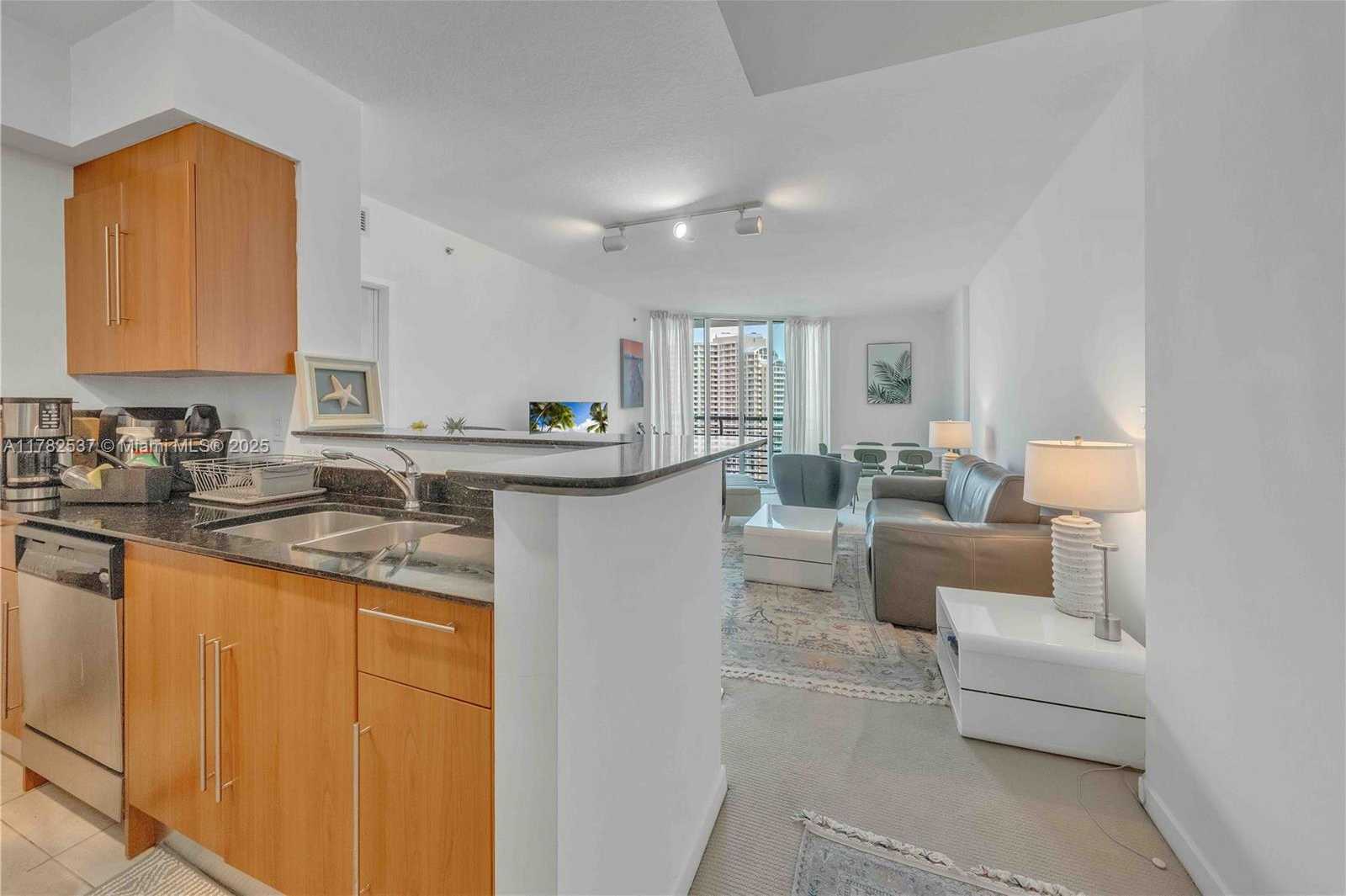 Small Image of 335 SOUTH BISCAYNE BLVD #2003, Miami Number 12