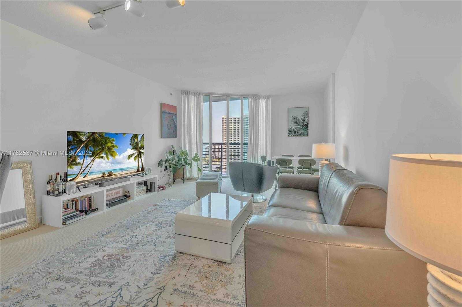 Small Image of 335 SOUTH BISCAYNE BLVD #2003, Miami Number 13