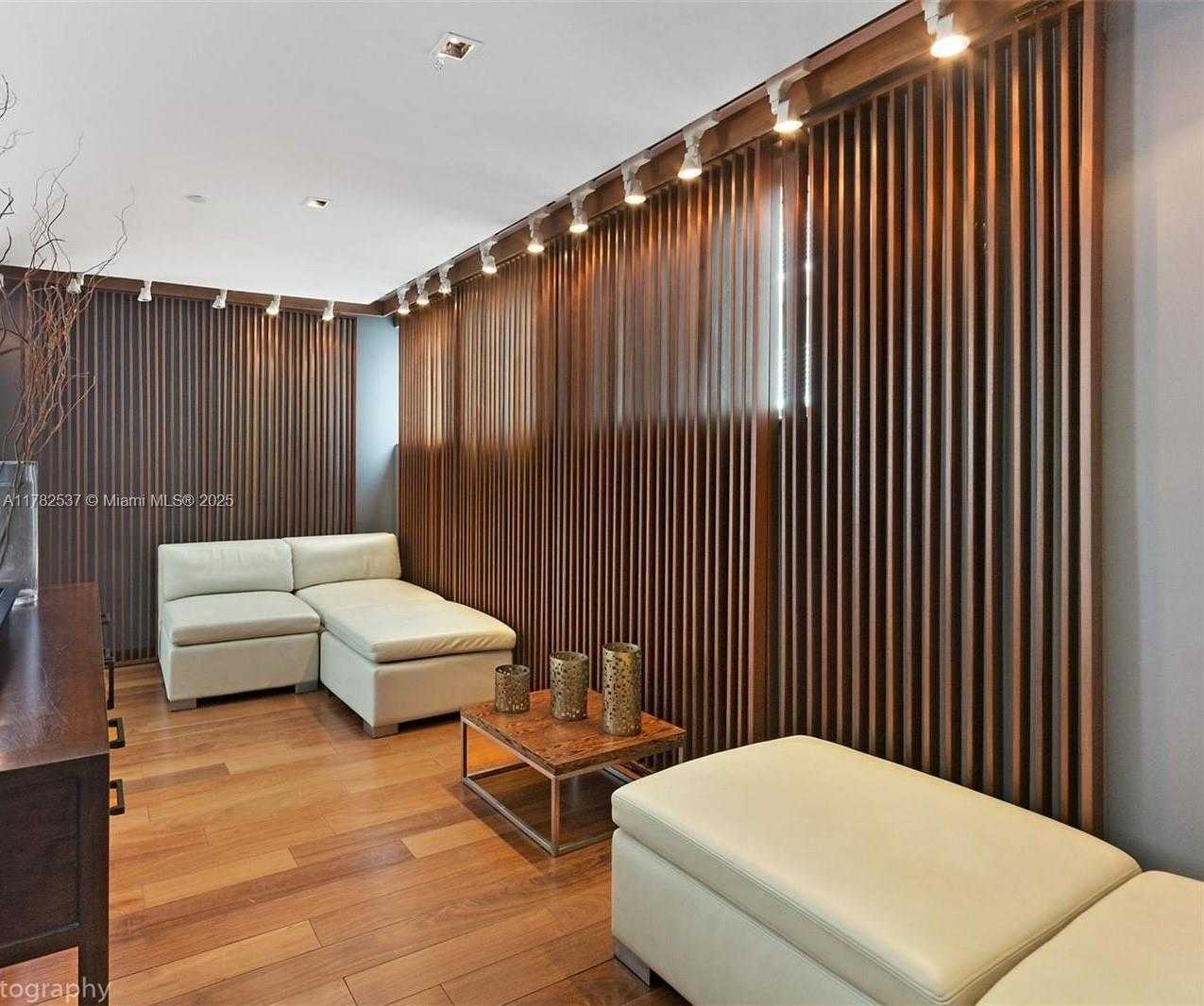 Small Image of 335 SOUTH BISCAYNE BLVD #2003, Miami Number 40