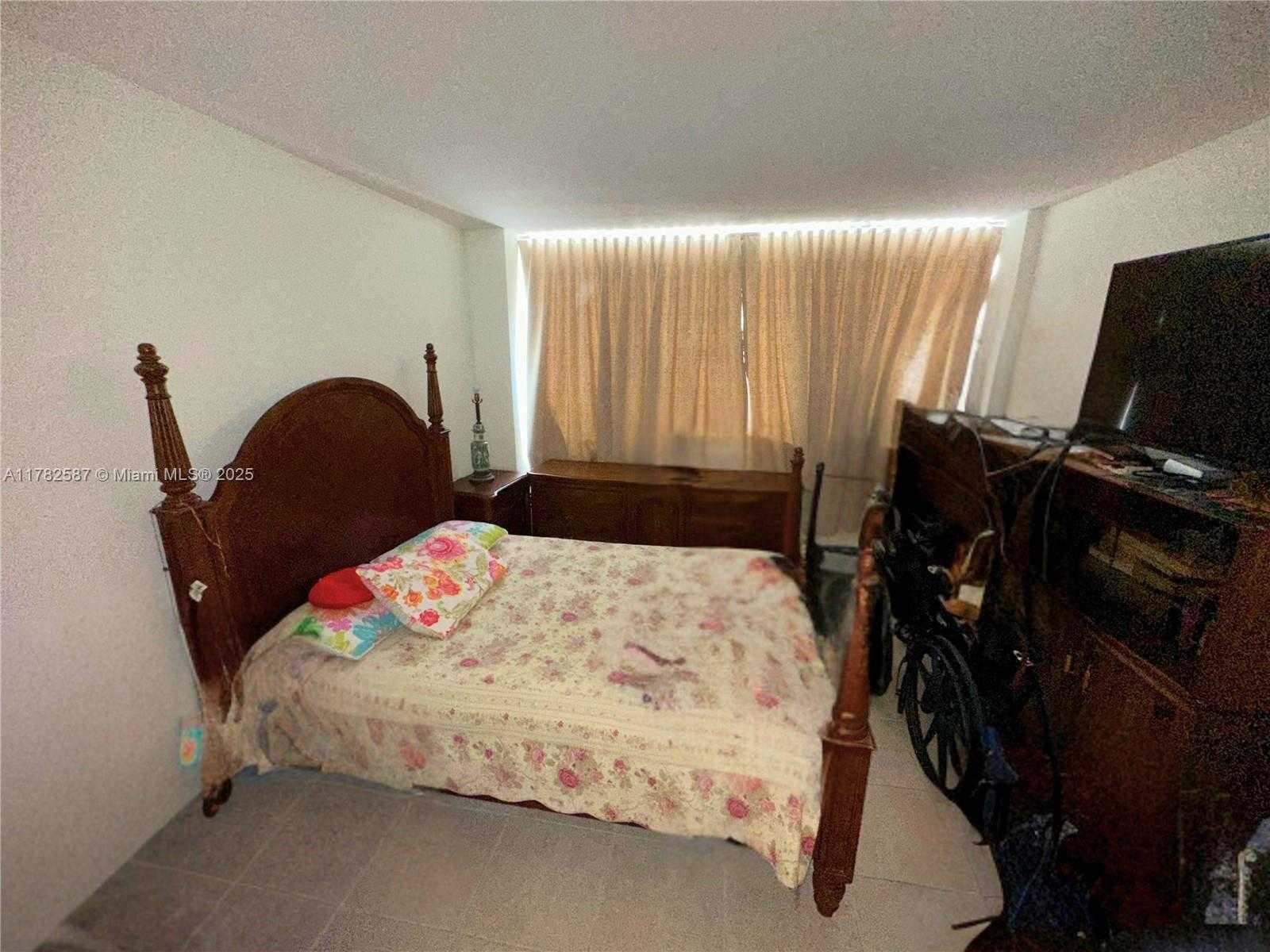Small Image of 1408 BRICKELL BAY DR #1104, Miami Number 11