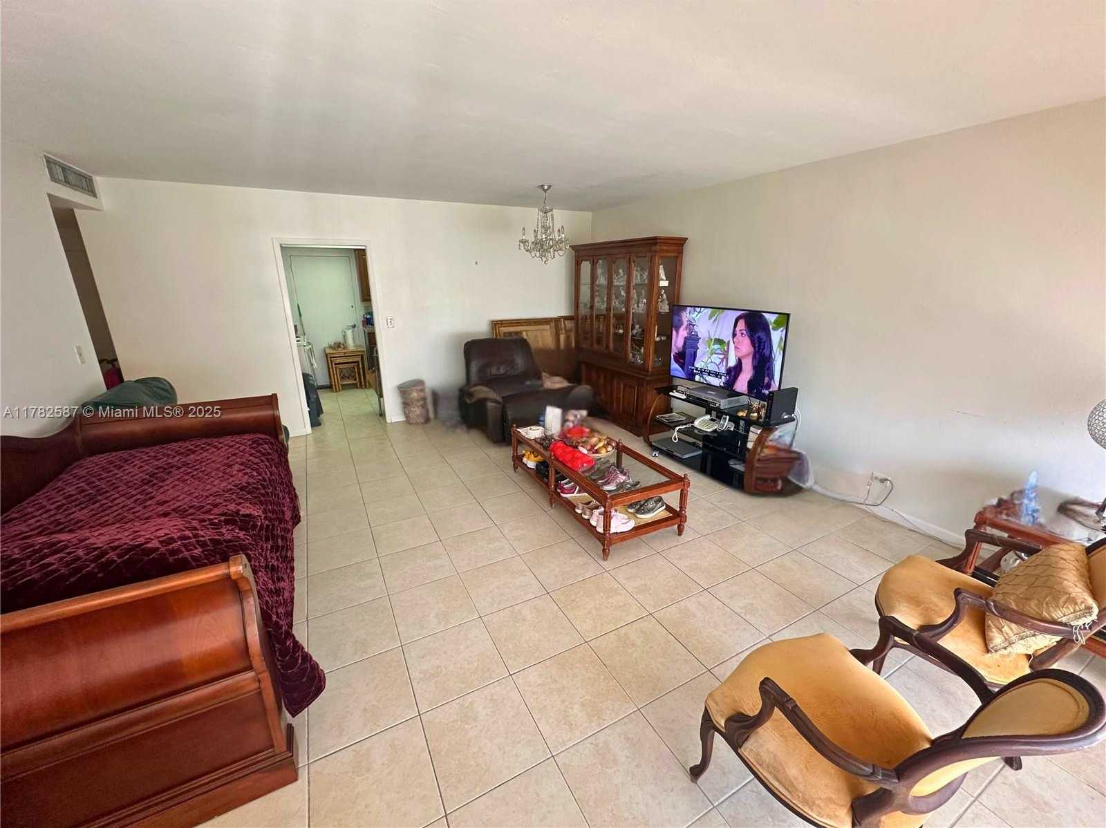 Small Image of 1408 BRICKELL BAY DR #1104, Miami Number 7
