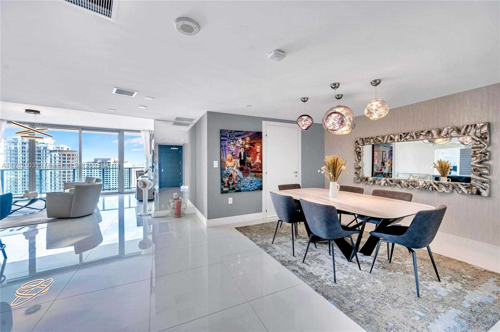 Small Image of 200 BISCAYNE BOULEVARD WAY #3307, Miami Number 11