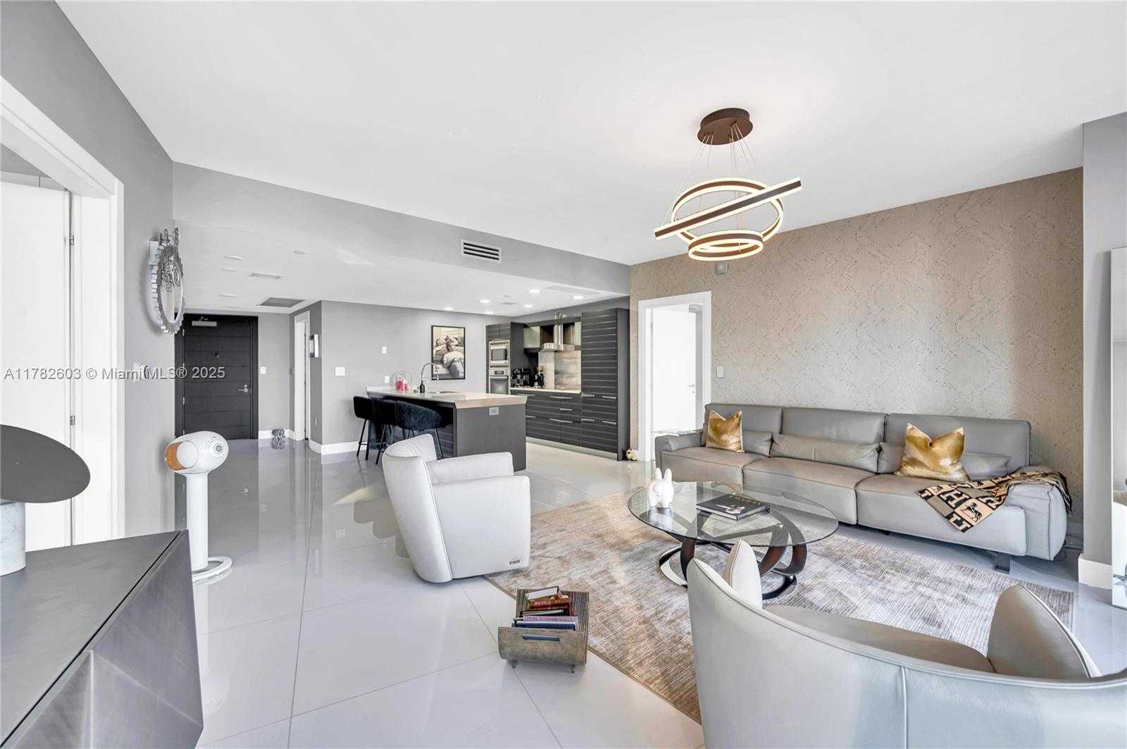 Small Image of 200 BISCAYNE BOULEVARD WAY #3307, Miami Number 16