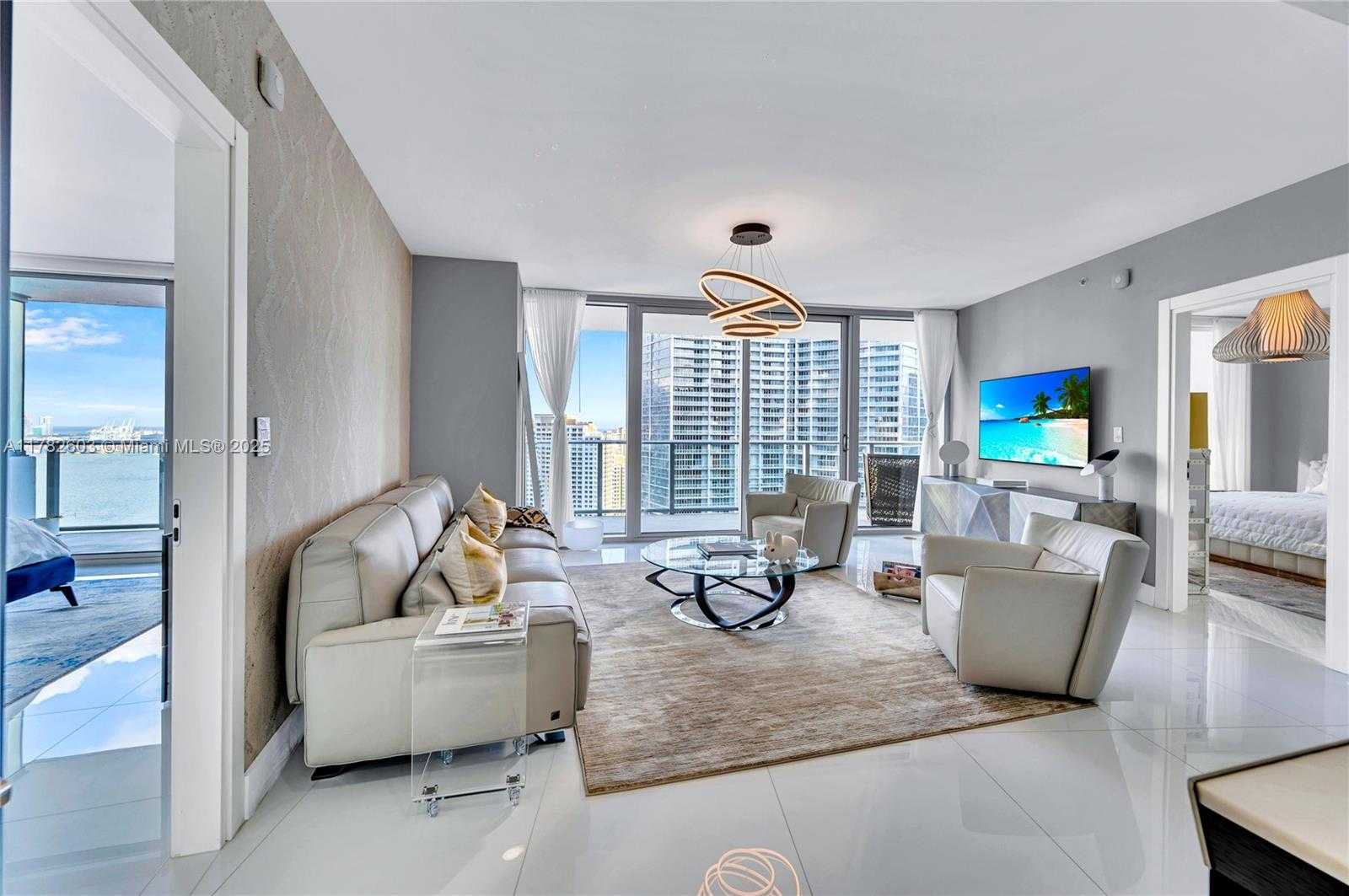 Small Image of 200 BISCAYNE BOULEVARD WAY #3307, Miami Number 18