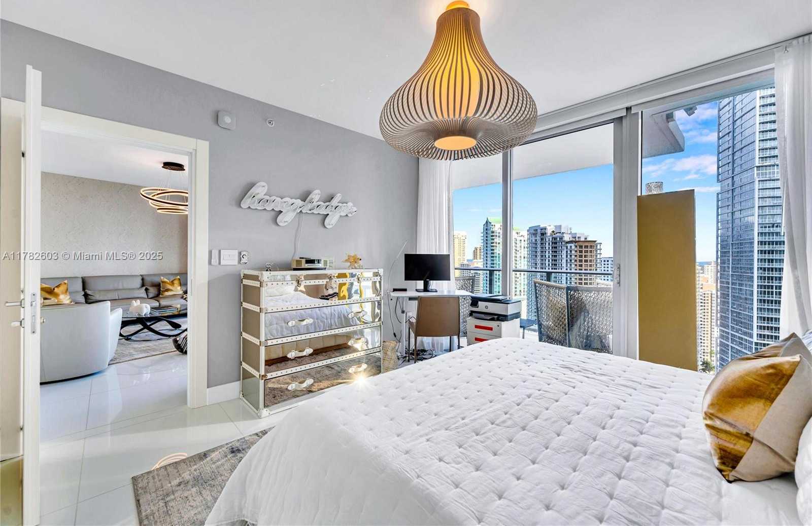 Small Image of 200 BISCAYNE BOULEVARD WAY #3307, Miami Number 27