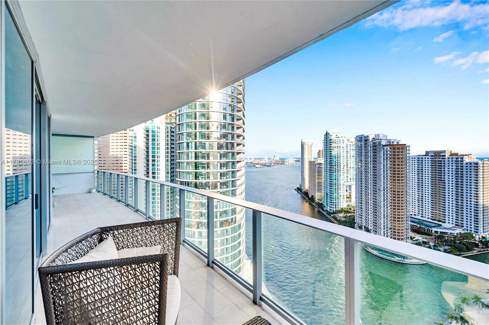 Small Image of 200 BISCAYNE BOULEVARD WAY #3307, Miami Number 30