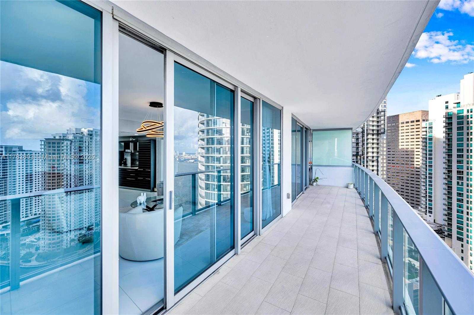 Small Image of 200 BISCAYNE BOULEVARD WAY #3307, Miami Number 31