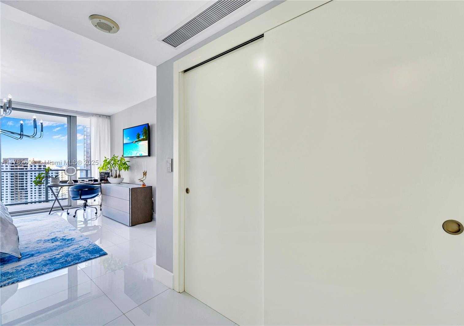 Small Image of 200 BISCAYNE BOULEVARD WAY #3307, Miami Number 32